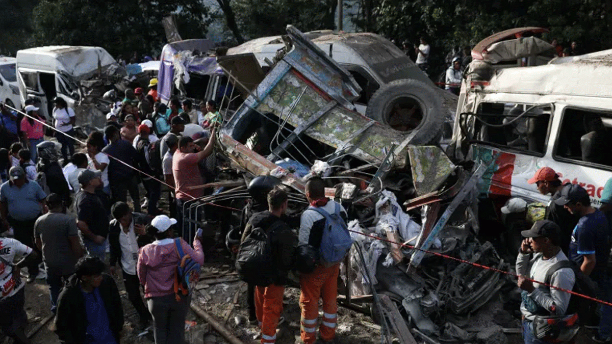 কলম্বিয়ায় মহাসড়কে বোমা হামলায় নিহত ১৪, আহত ৩৮