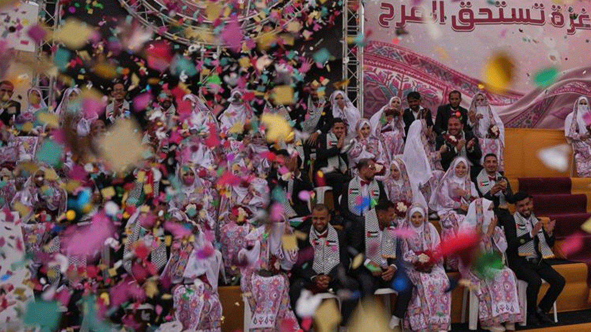 যুদ্ধবিধ্বস্ত গাজায় ৩০০ যুগলের গণ বিয়ে