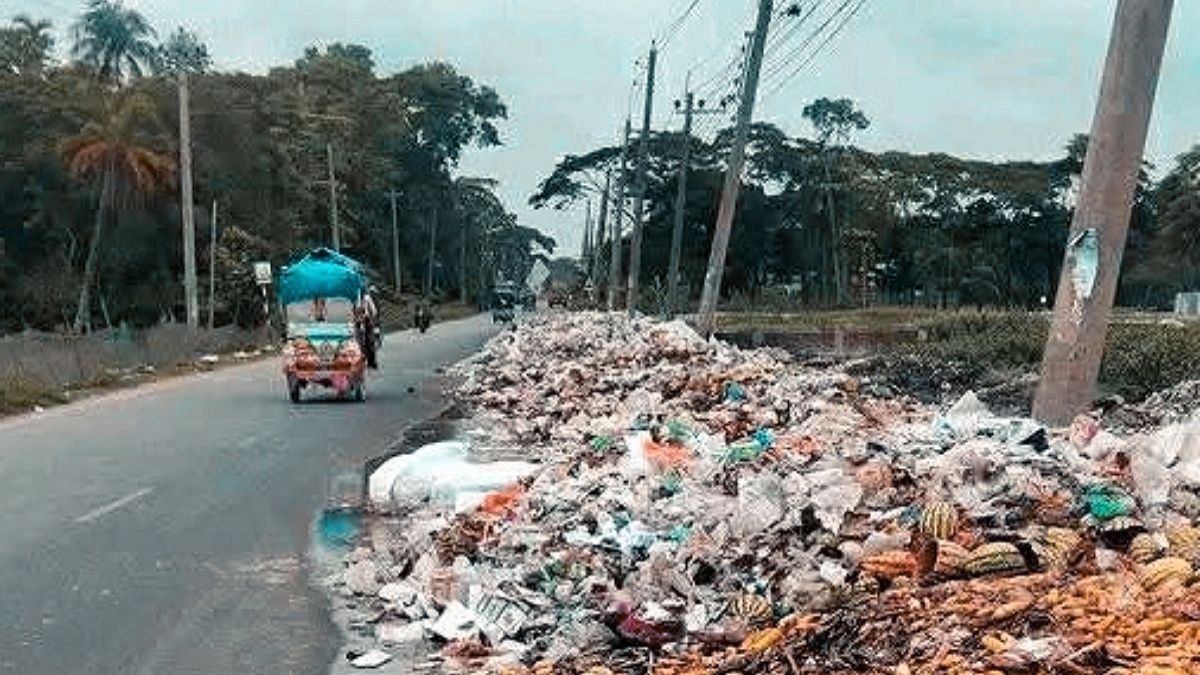 প্রতিশ্রুতি ভেসে গেল দুর্গন্ধে