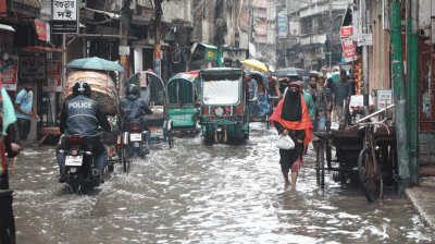 বৃষ্টি ও জলাবদ্ধতায় নাগরিক দুর্ভোগ