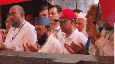 হজরত শাহজালাল (রহ.) এর মাজার জিয়ারত করলেন প্রধানমন্ত্রী