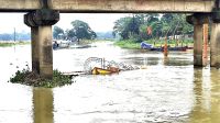 সাড়ে ৫শ মণ ধানসহ নৌকা নদীর গর্ভে