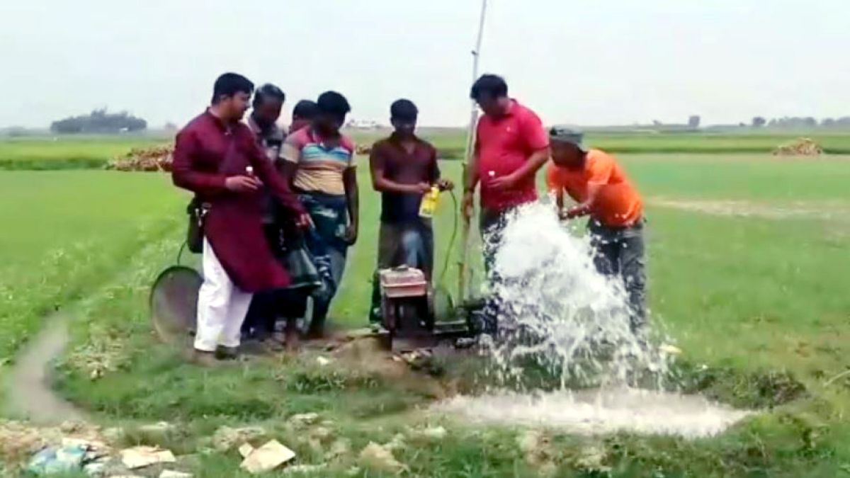 কুষ্টিয়ায় পোড়া মবিল থেকে তৈরি জ্বালানিতে সচল সেচ কার্যক্রম