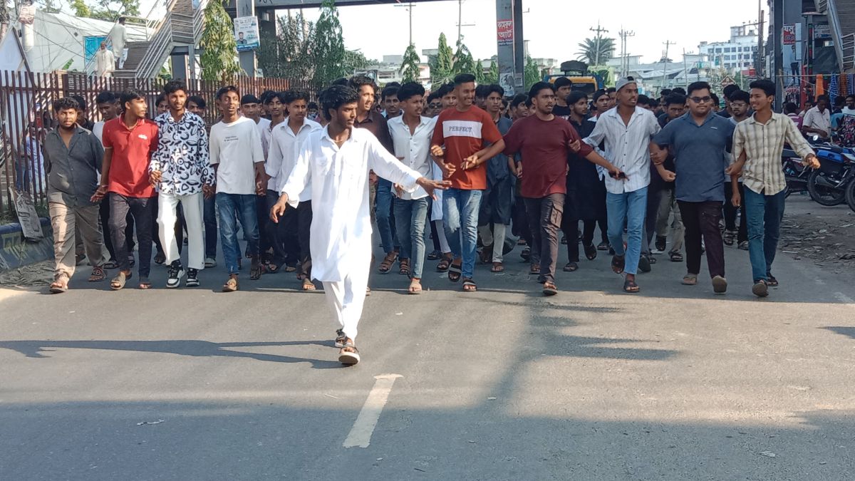 নোয়াখালীতে ছাত্রদলের  বিশাল শোভাযাত্রা