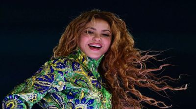 ‘ডাই ডাই’ গানে বিশ্ব মাতাবেন শাকিরা