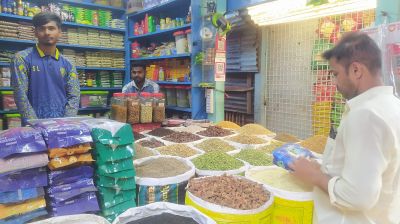 ঈদ সামনে রেখে হিলি বাজারে  জমে উঠেছে মসলার বাজার
