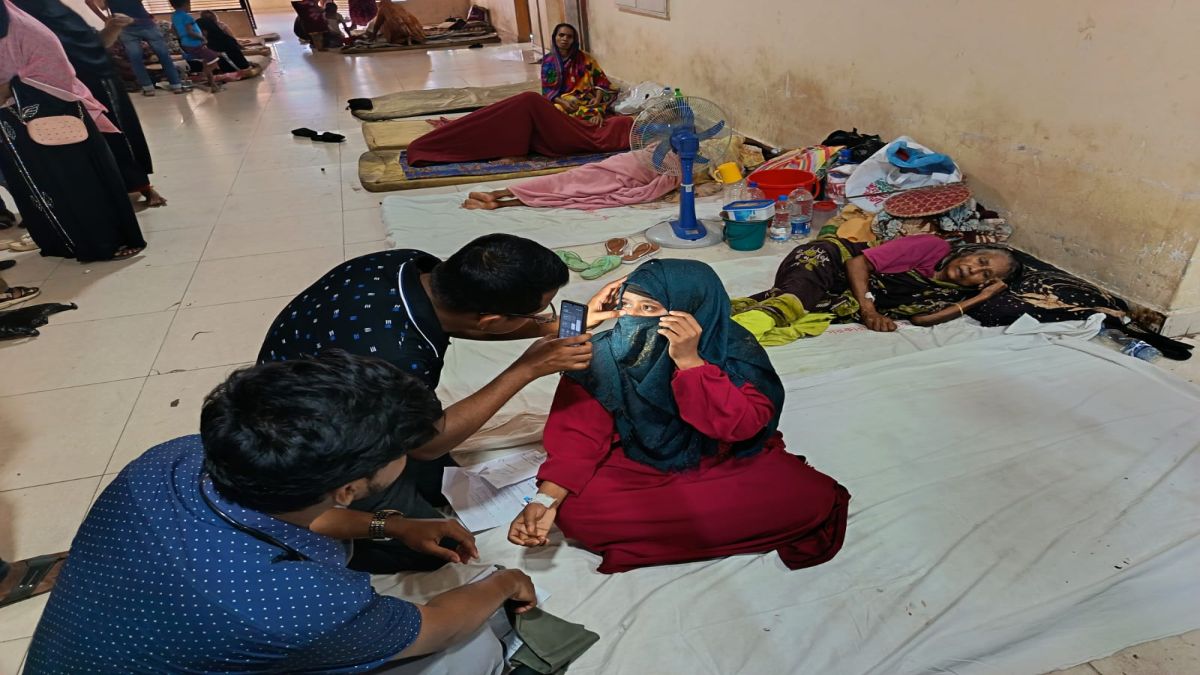 ফেনীতে বিচারকের সামনে  বিচার প্রার্থীর বিষপান