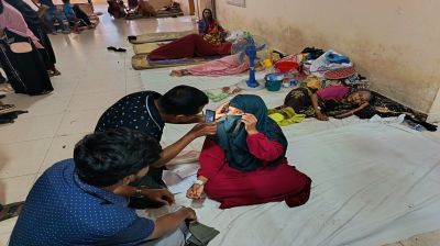 ফেনীতে বিচারকের সামনে  বিচার প্রার্থীর বিষপান