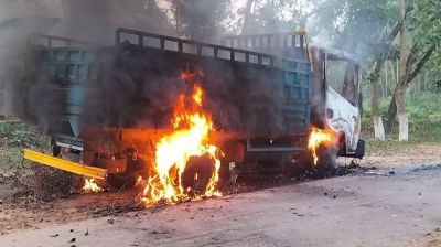 কালিয়াকৈরে গণপিটুনিতে  নিহত ৩, ট্রাকে আগুন