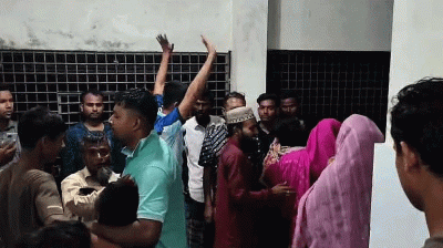 ‘হা হা’ রিঅ্যাক্ট দেওয়াকে কেন্দ্র করে সংঘর্ষে নারীর মৃত্যু
