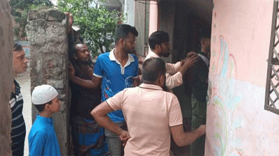 মাদারীপুরে আত্মীয়ের বাড়িতে সন্তানসহ দম্পতির লাশ