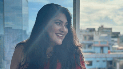 নানির বাগানবাড়িতে চিরঘুমে কারিনা কায়সার