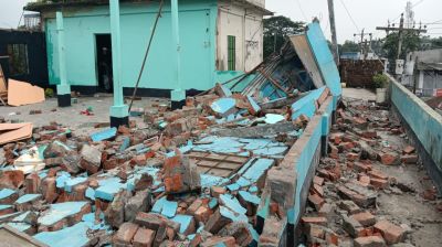 কালীগঞ্জে ঘূর্ণিঝড়ে তছনছ আওড়াখালি বাজার
