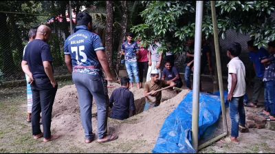 মুন্সীগঞ্জে কনটেন্ট ক্রিয়েটর কারিনা কায়সারকে দাফন