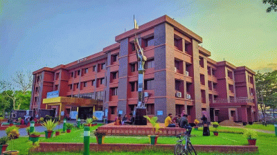 টানা ১৫ দিনের ছুটিতে যাচ্ছে পবিপ্রবি