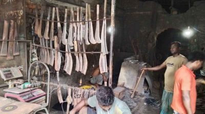 কোরবানির বাজার ধরতে প্রস্তুত  চট্টগ্রামের কামারপল্লী