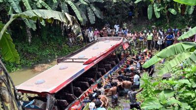 কুষ্টিয়ার বাস-ট্রাক সংঘর্ষে ৪ প্রাণহানি