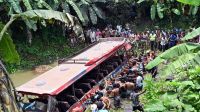 কুষ্টিয়ার বাস-ট্রাক সংঘর্ষে ৪ প্রাণহানি