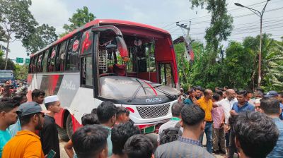 ‎গোপালগঞ্জে মোটরসাইকেল-বাস দুর্ঘটনায় নিহত ৫