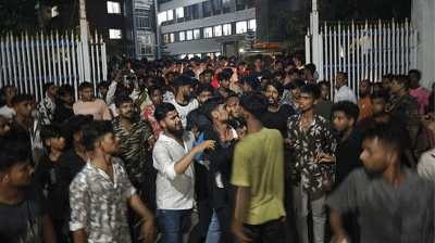 নারায়ণগঞ্জে ছিনতাইকারীর ছুরিকাঘাতে যুবক নিহত, লাশ নিয়ে থানা ঘেরাও