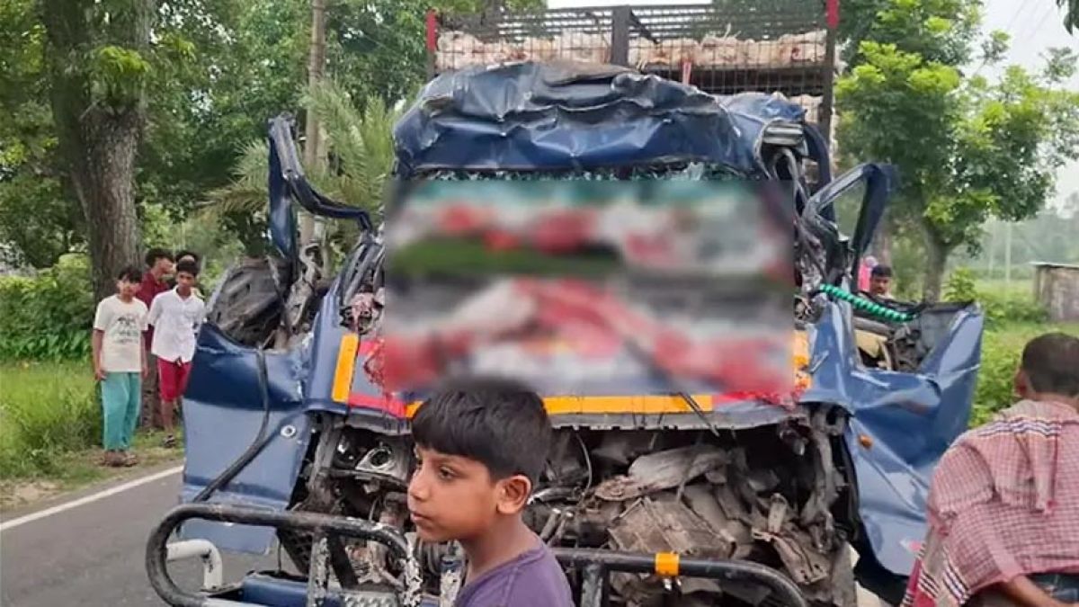 ‎টাঙ্গাইলে ট্রাকে পিকআপের ধাক্কা, নিহত ৪