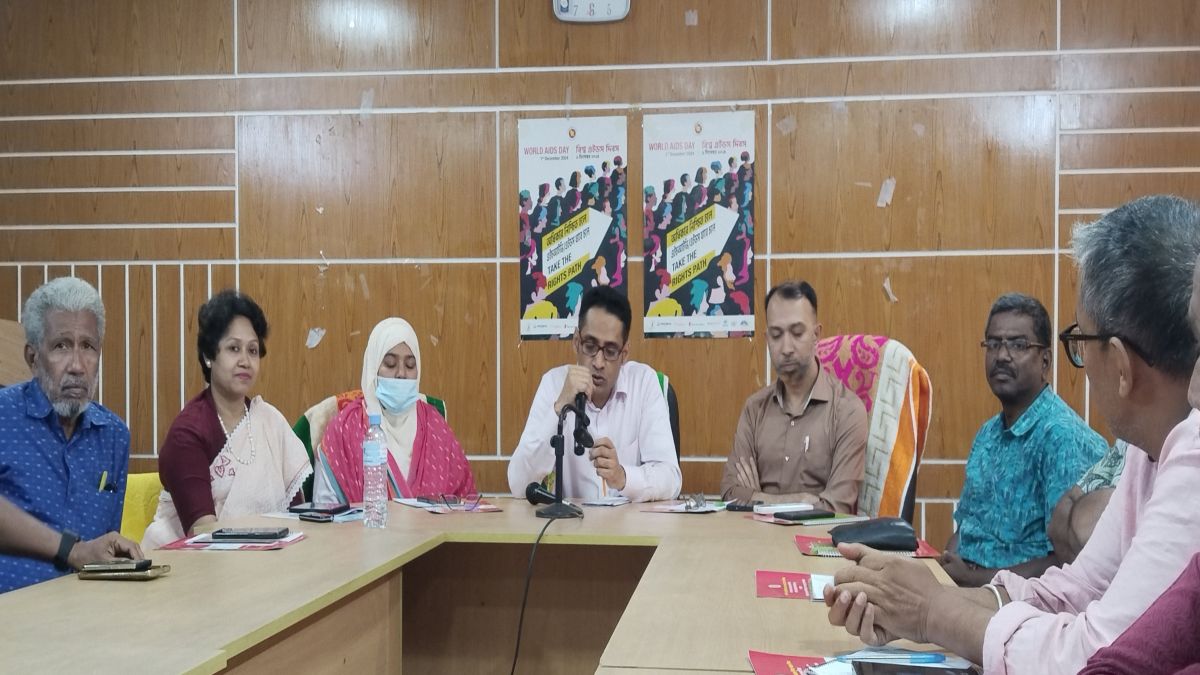 যশোরে হাসপাতালে এইচআইভি বিষয়ক ওরিয়েন্টেশন অনুষ্ঠিত