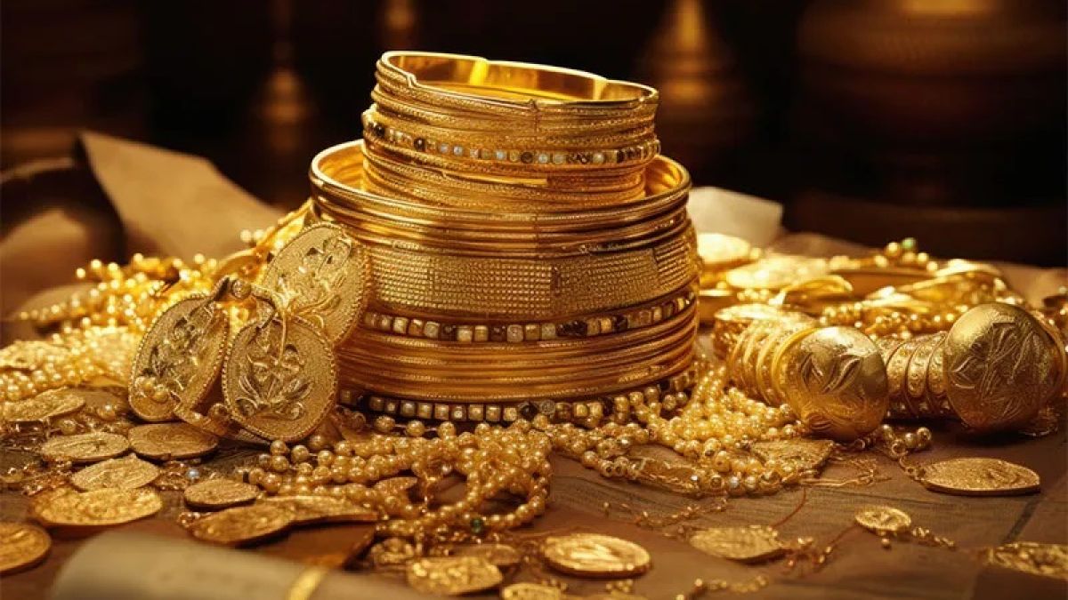 সোনার দাম আরও কমলো