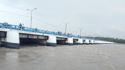 উজানের ঢলে বাড়ছে তিস্তার পানি