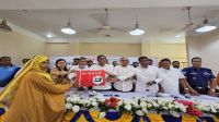 সেলাই মেশিনে ভাগ্য বদলের স্বপ্ন: শিবপুরের ৩০ নারীর পাশে বসুন্ধরা শুভসংঘ