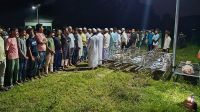 পাশাপাশি কবরে শায়িত মা ও তিন মেয়ে
