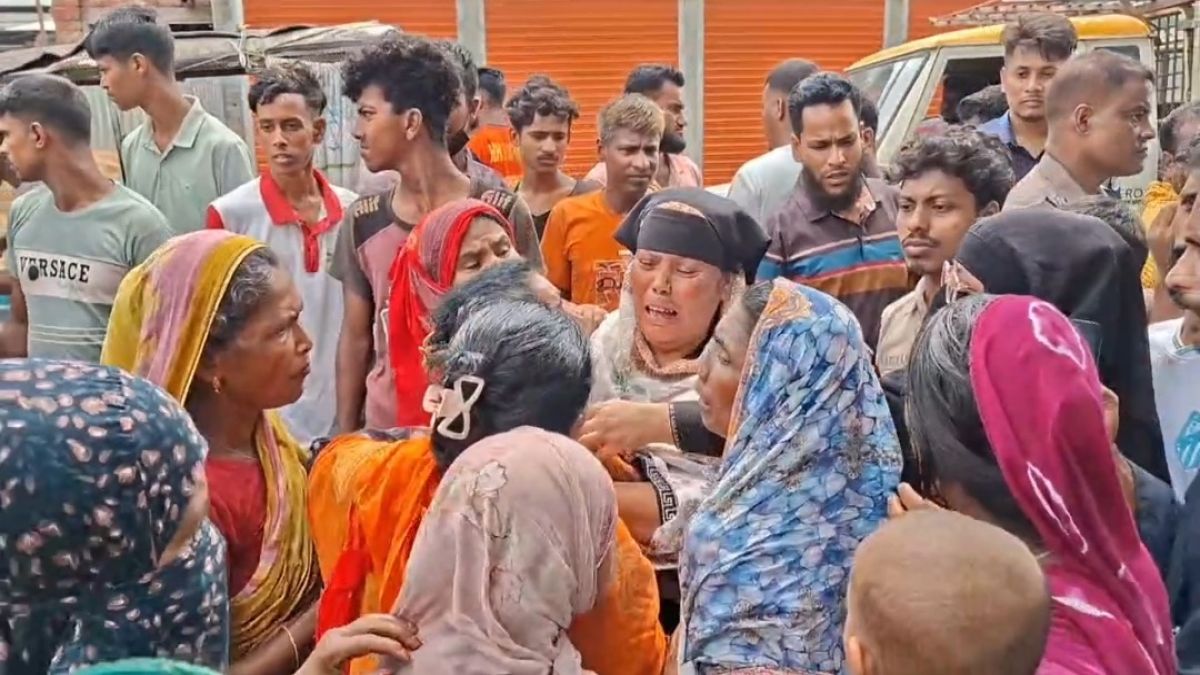 নরসিংদীতে ময়লার স্তুপ থেকে যুবকের মরদেহ উদ্ধার