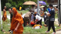 শিশুর চালানো ট্রাকের ধাক্কায় ৮ ভিক্ষু নিহত