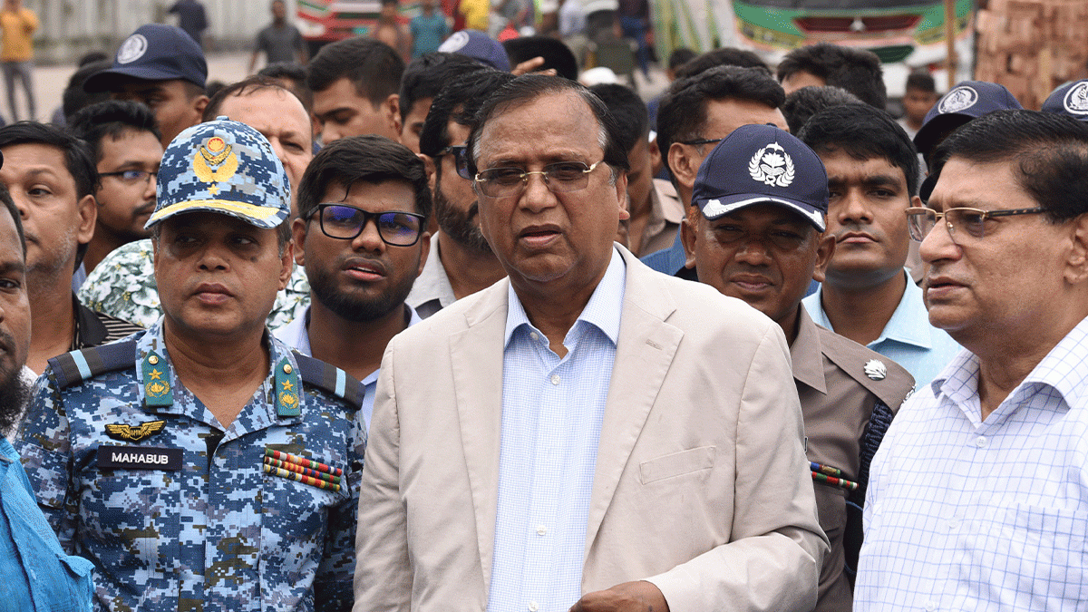 সায়েদাবাদ বাস টার্মিনাল পরিদর্শনে ডিএসসিসি প্রশাসক