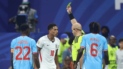 কোয়ার্টার ফাইনালে কার্ড শঙ্কায় ১৮ ফুটবলার