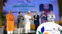 পরিবেশ পদক পেলেন বাকৃবি অধ্যাপক দ্বিজেন শর্মা