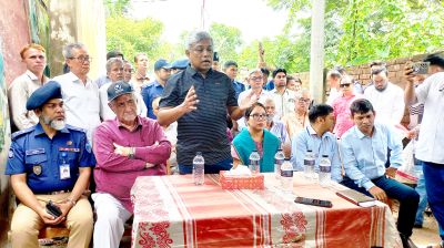 বন্যায় ক্ষতিগ্রস্ত সব ঘর সরকার মেরামত করে দেবে