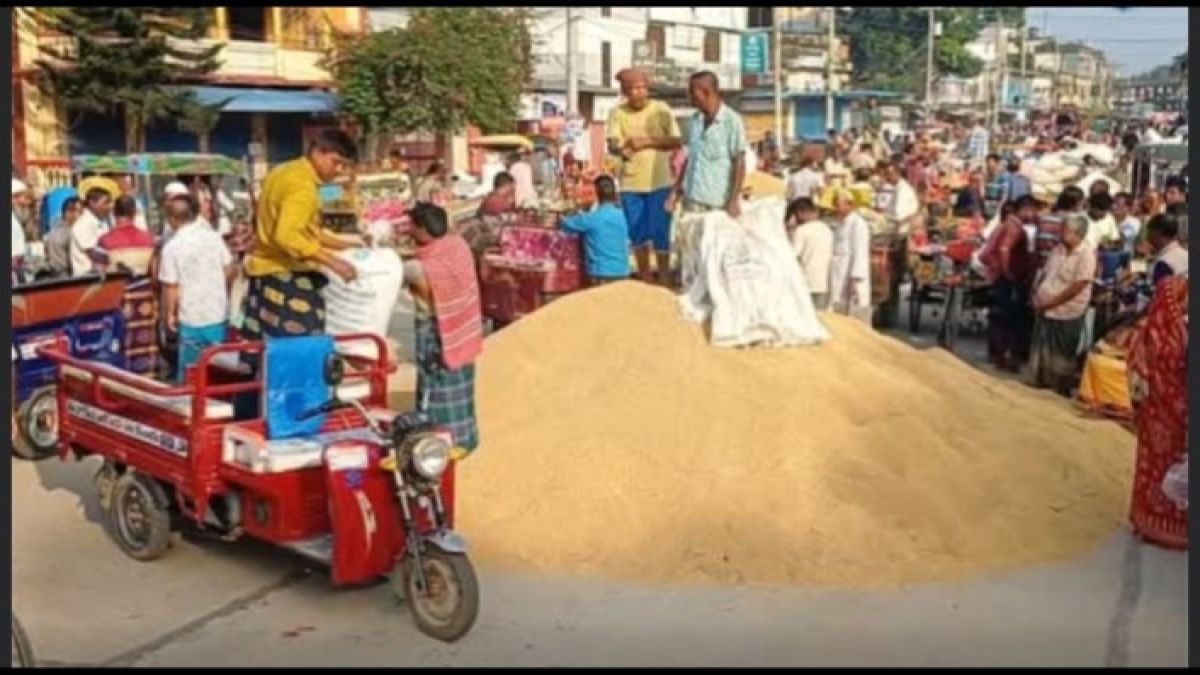 নওগাঁয় চালের দাম বেশি  কৃষক পাচ্ছেন না ন্যায্যমূল্য