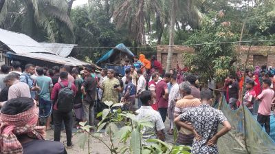 বাগেরহাটে একই পরিবারের ৩ সদস্যের লাশ উদ্ধারের ঘটনায় মামলা
