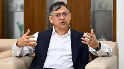 শেখ হাসিনাকে সংবাদ সম্মেলন করার সুযোগ ভারত কেন দিল