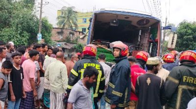 ‎বগুড়ায় বাসচাপায় ৬ দিনমজুর নিহত