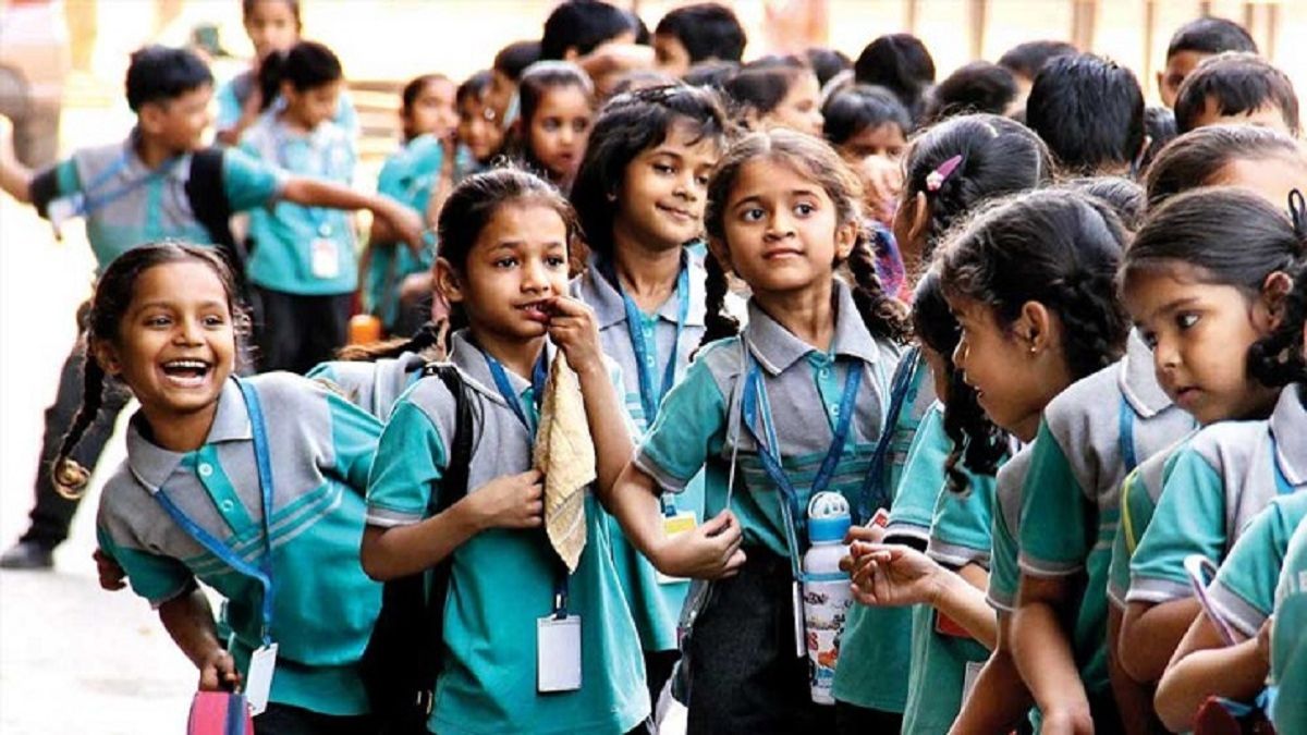 প্রাথমিকের শিক্ষার্থীদের বিনামূল্যে ইউনিফর্ম বিতরণ শুরু ১৬ আগস্ট