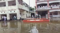 কুষ্টিয়ায়  স্কুেল হাঁটু পানি  ব্যাহত শিক্ষা কার্যক্রম