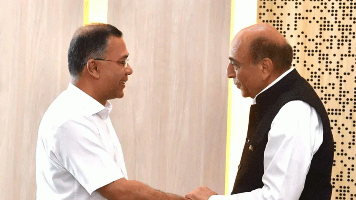 তিক্ততা ভুলে দুই প্রতিবেশীর এগিয়ে যাওয়ার বার্তা
