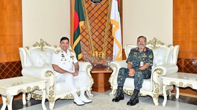 নৌবাহিনী প্রধানের সঙ্গে আনসার-ভিডিপি মহাপরিচালকের সৌজন্য সাক্ষাৎ