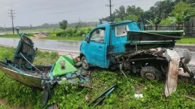 সড়কে ঝরল ১২ প্রাণ