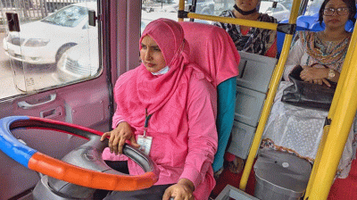 নারীদের বিশেষ ‘পিংক বাস’ সার্ভিস চালু