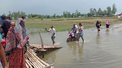 সারিয়াকান্দির সীমান্তবর্তী ‘জহরের   ঘাটে’ জন ভোগান্তি