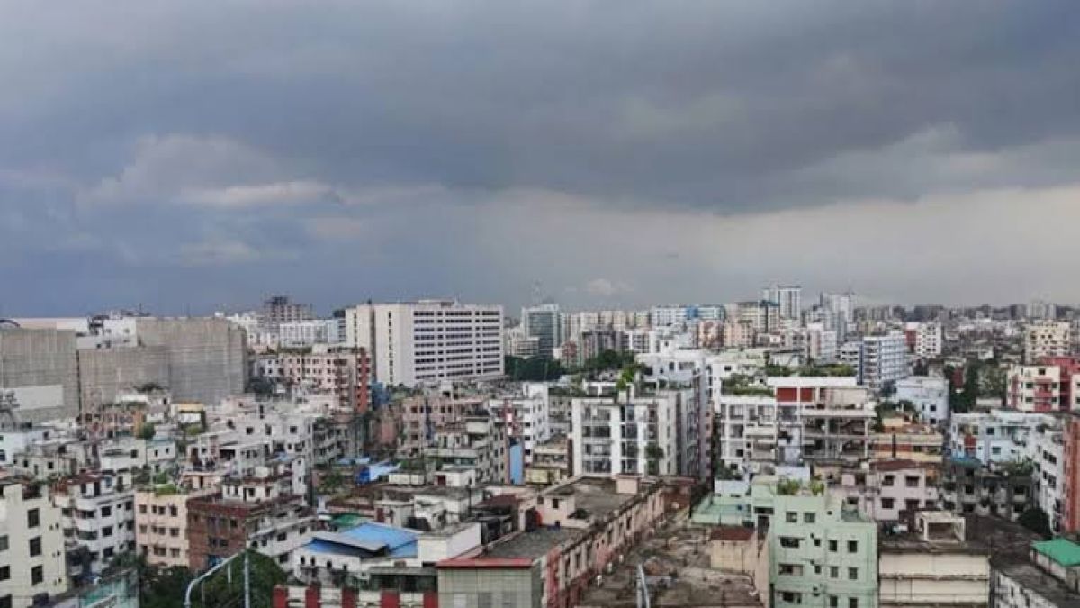 ঢাকার আকাশ মেঘলা, বজ্রসহ বৃষ্টির সম্ভাবনা