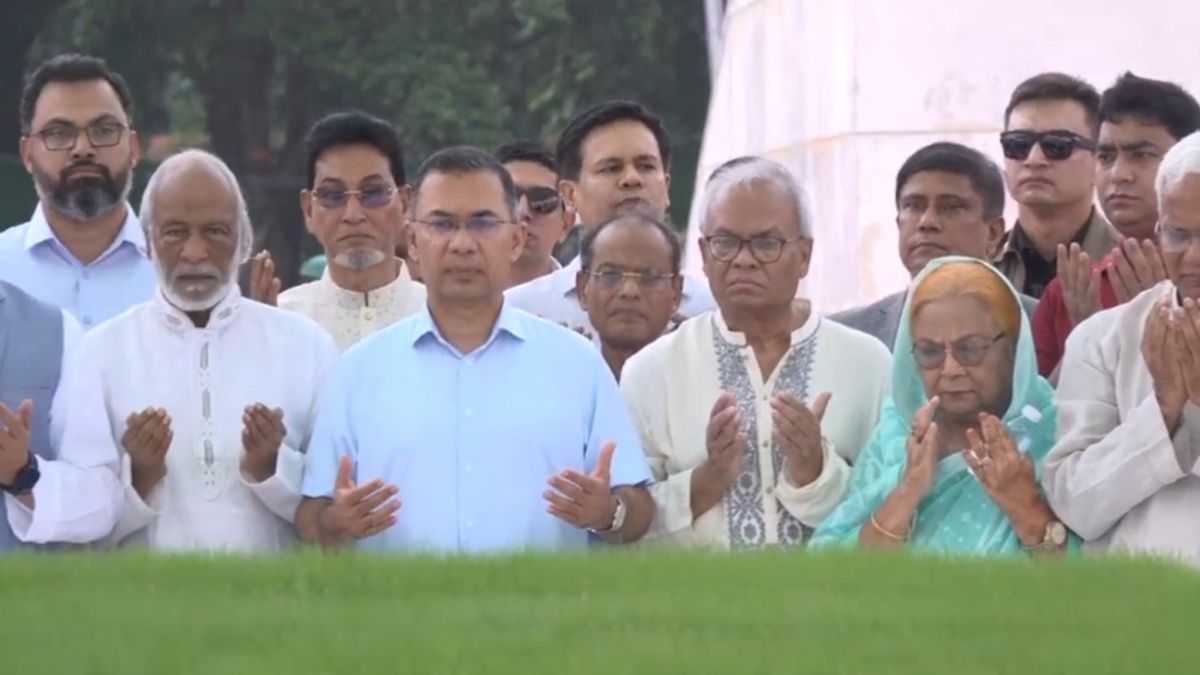 ‎বিএনপির প্রতিষ্ঠাবার্ষিকীতে জিয়া-খালেদার সমাধিতে প্রধানমন্ত্রীর শ্রদ্ধা