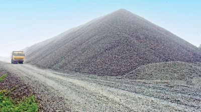 ৫২ দিন পর মধ্যপাড়া খনিতে   পাথর উত্তোলনে গতি
